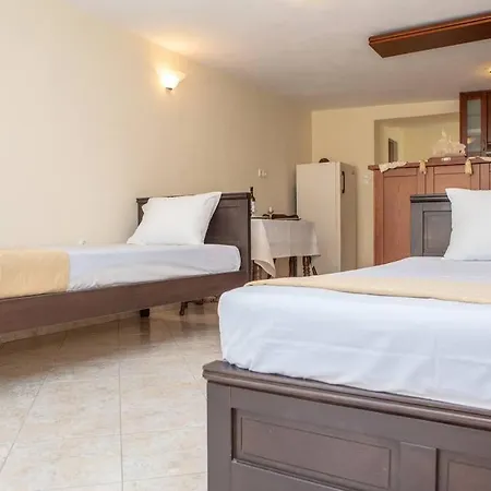 Naxos Premium Apartmán *