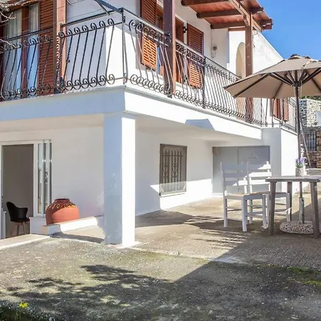 Naxos Premium Apartmán *